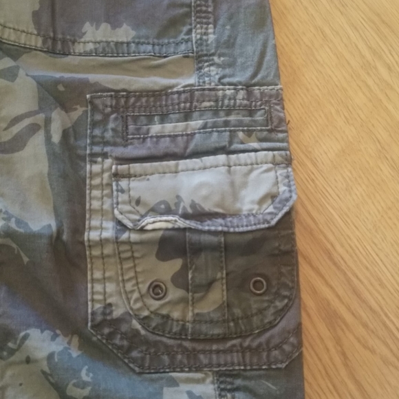 Lee Camo Capris - Picture 5 of 6